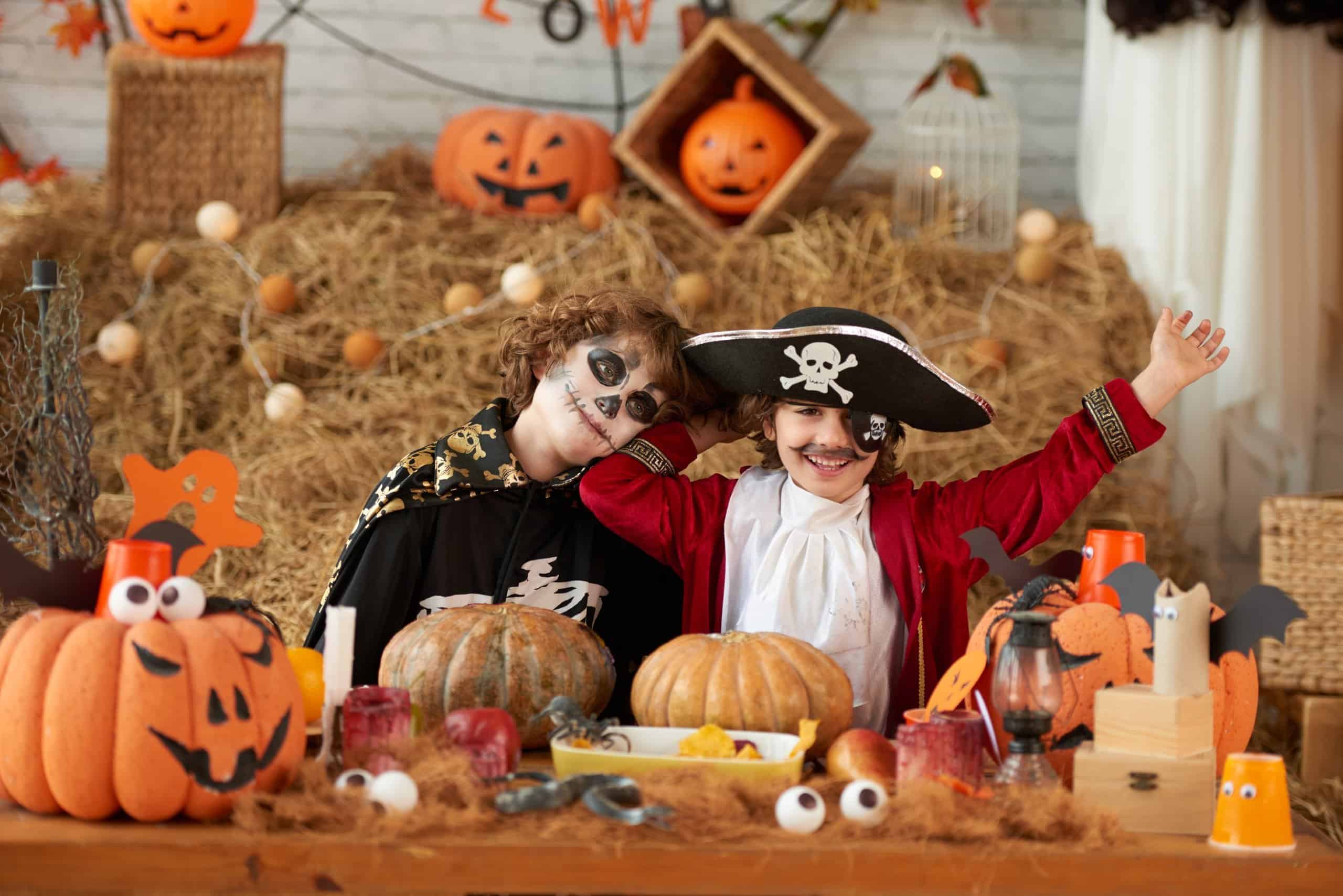 Halloween-Werbegeschäft -Mittelalter Mode Geschaft halloween kids 2Depositphotos 181207966 xl 2015 scaled 1